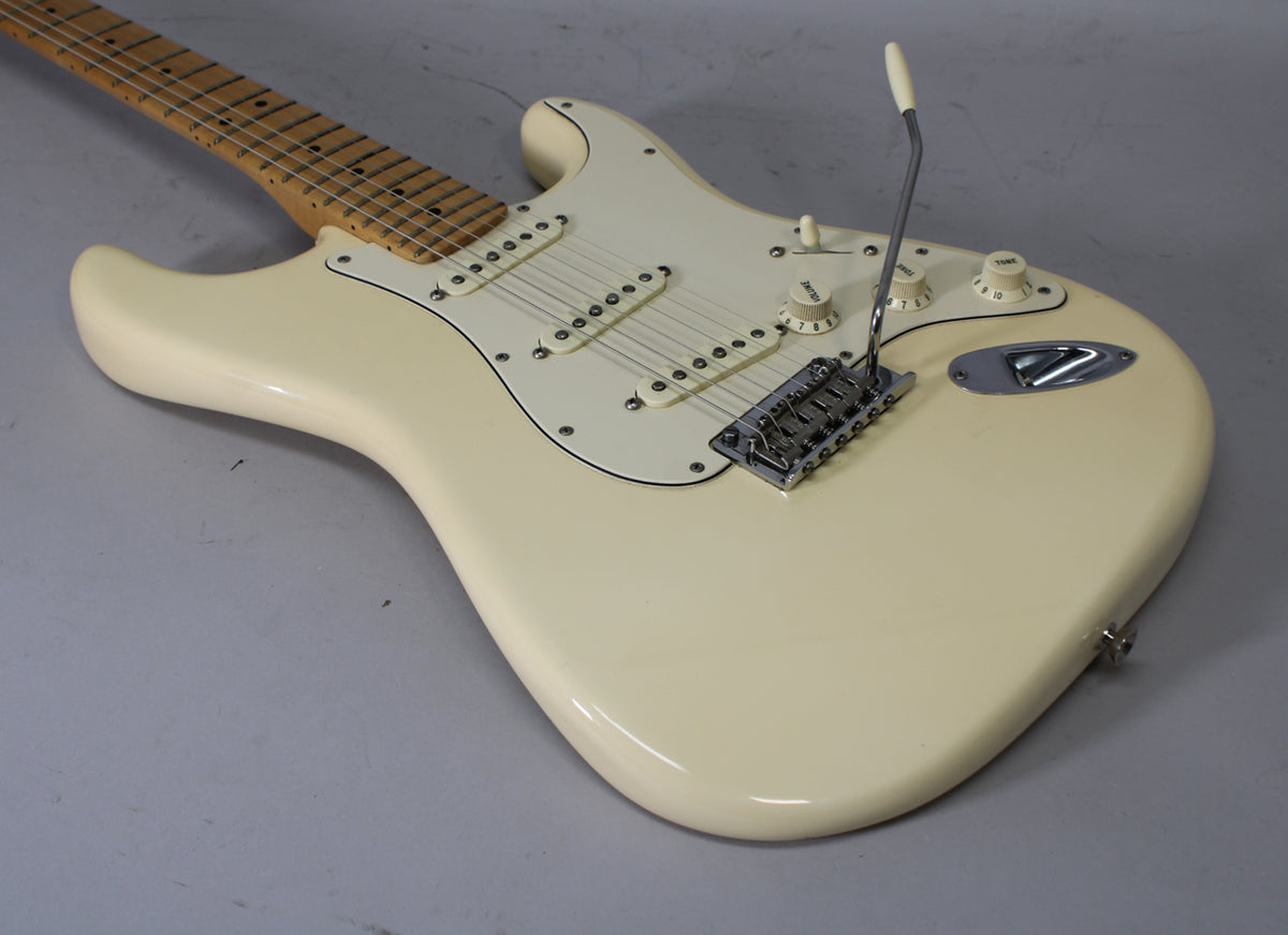 2017 Fender American Professional Stratocaster Olympic White w/HSC