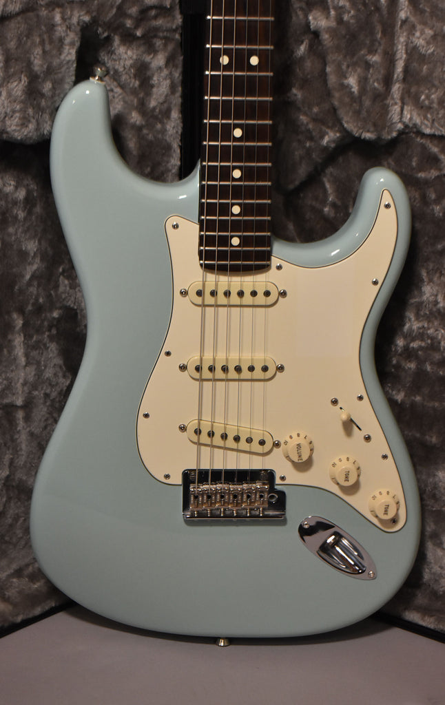 2017-Fender-Limited-Edition-American-Pro-Stratocaster-Daphne-Blue-Imperial-Vintage-Guitars-Sell
