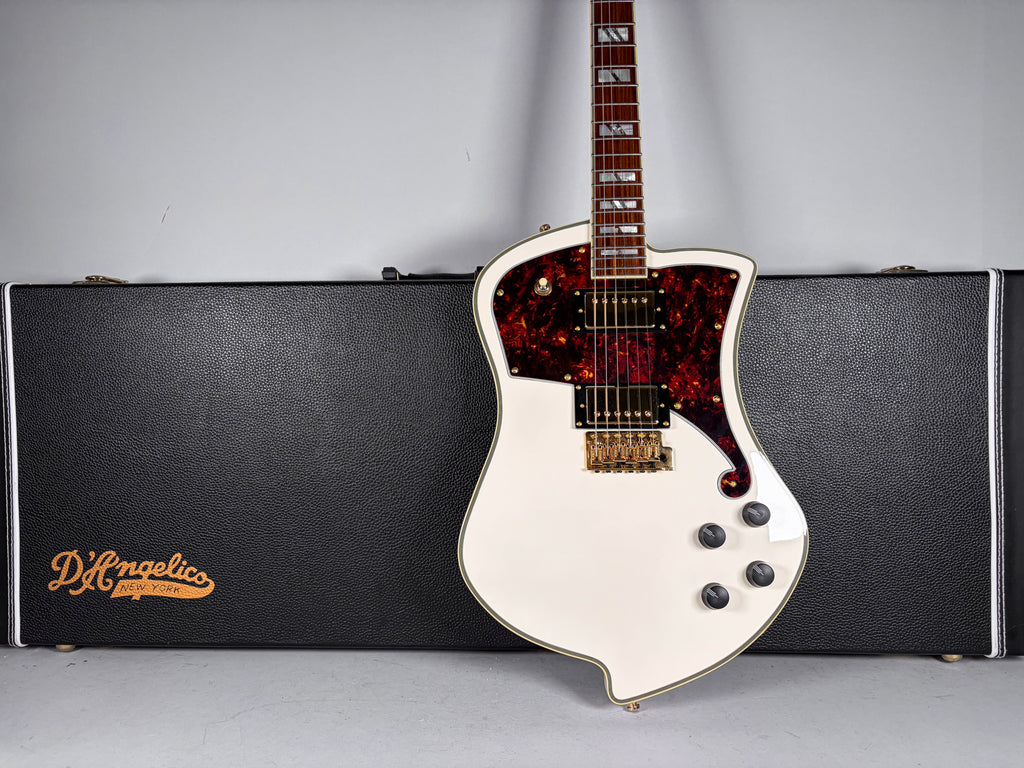 2018 D'Angelico Ludlow Tremolo HH White Finish w/OHSC