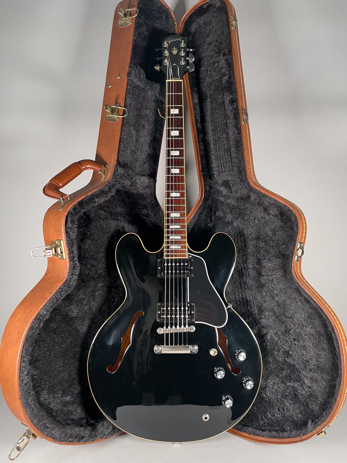 2018 Gibson ES-335 Traditional Black Finish w/OHSC – Imperial