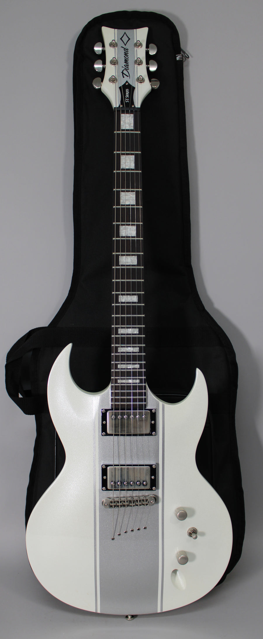 2014 Diamond Renegade ST White With Silver Stripes w/Gig Bag