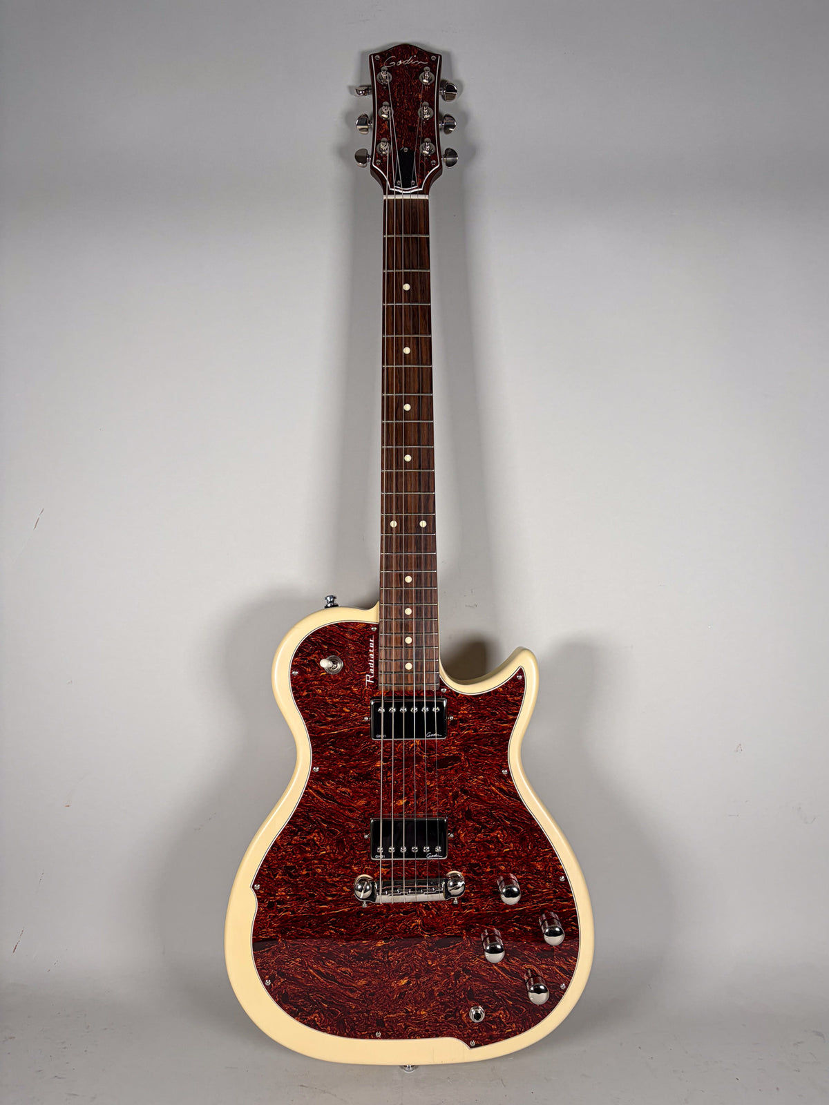 2019 Godin Radiator Trans Cream Finish w/Gig Bag