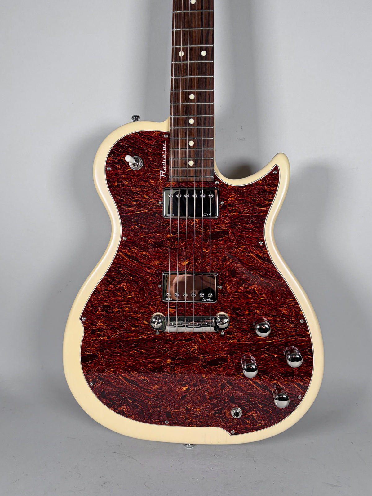 2019 Godin Radiator Trans Cream Finish w/Gig Bag