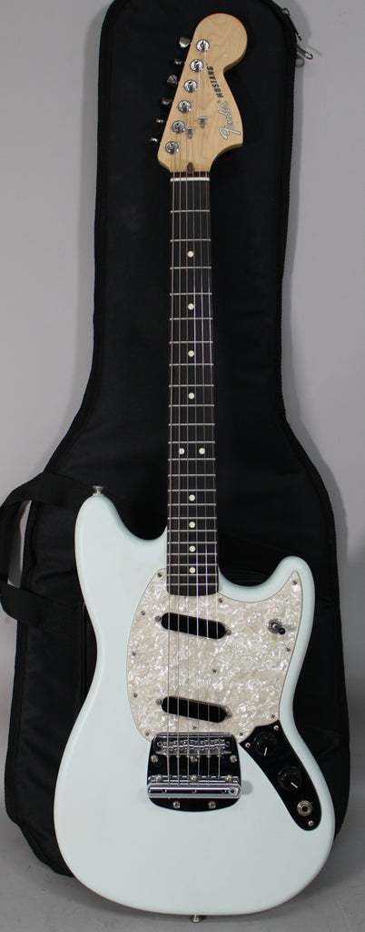 2022-Fender-American-Performer-Mustang-Sonic-Blue-1