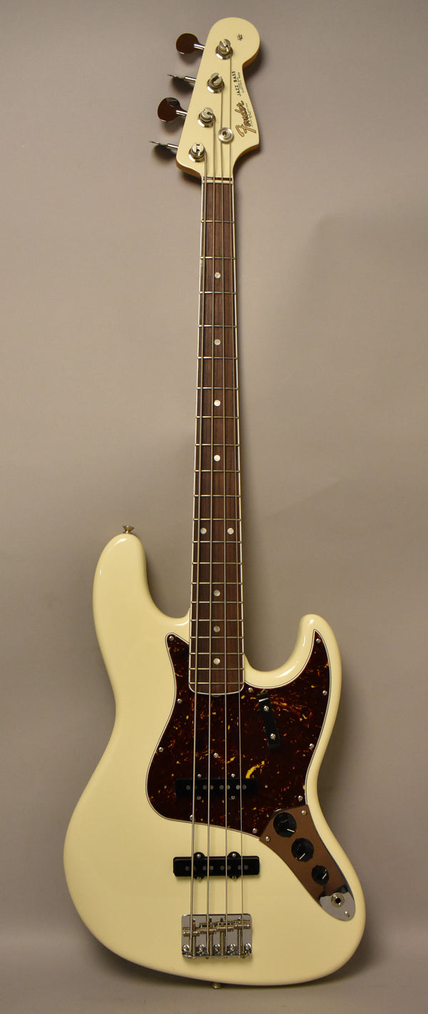 2023-Fender-American-Vintage-66-Jazz-Bass-Reissue-Olympic-White-Sell-Your-Guitar-Imperial-Vintage-Guitars