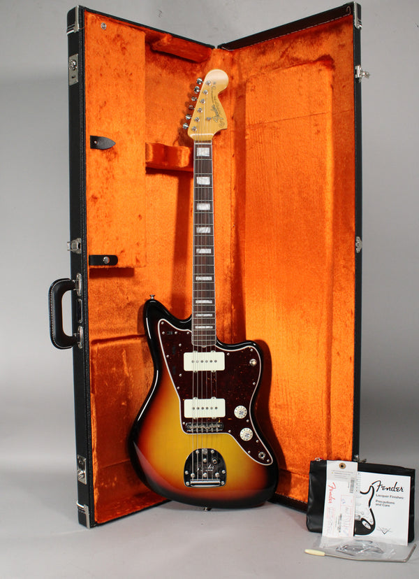 2023-Fender-American-Vintage-II-66-Reissue-Jazzmaster-3-Tone-Sunburst-1