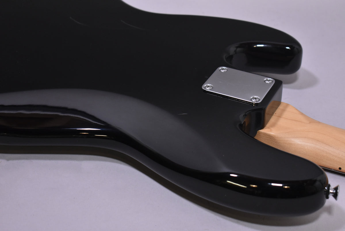 2024 Fender Standard Jazz Bass Black w/Gig Bag