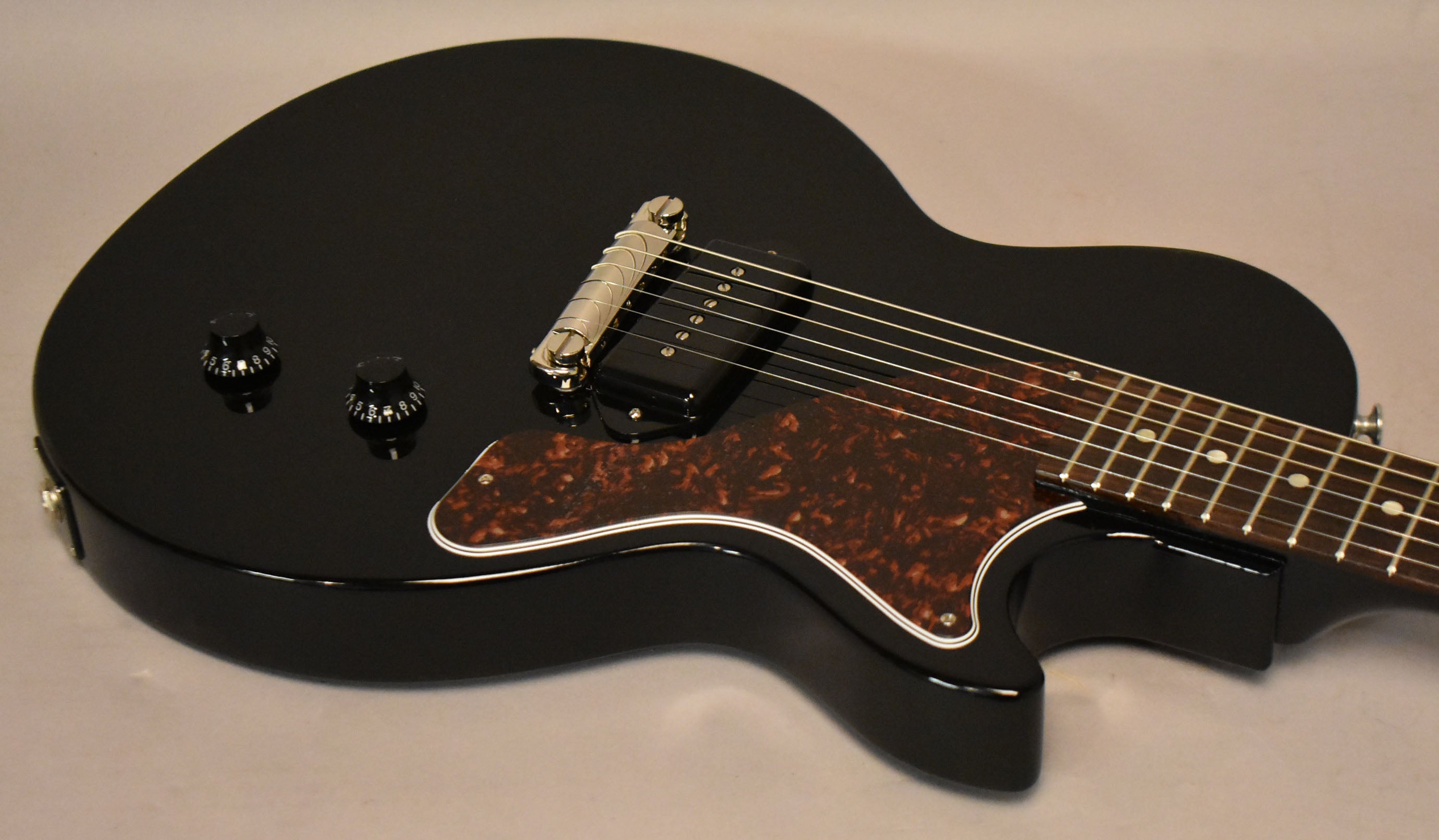 2025 Gibson Les Paul Junior Ebony w/OHSC – Imperial Vintage Guitars