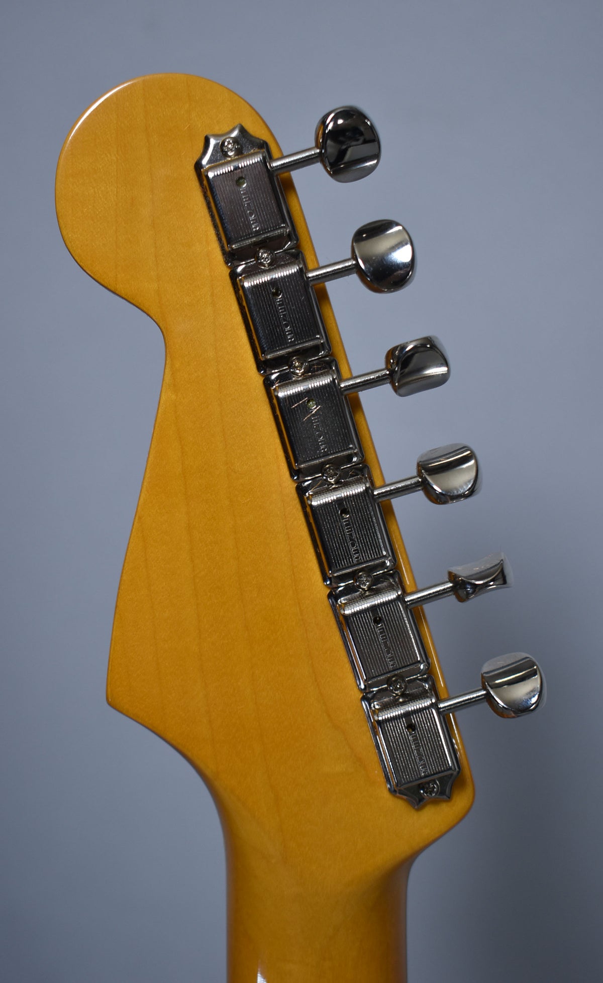 2025 Fender American Vintage II '65 Stratocaster Shoreline Gold w/OHSC