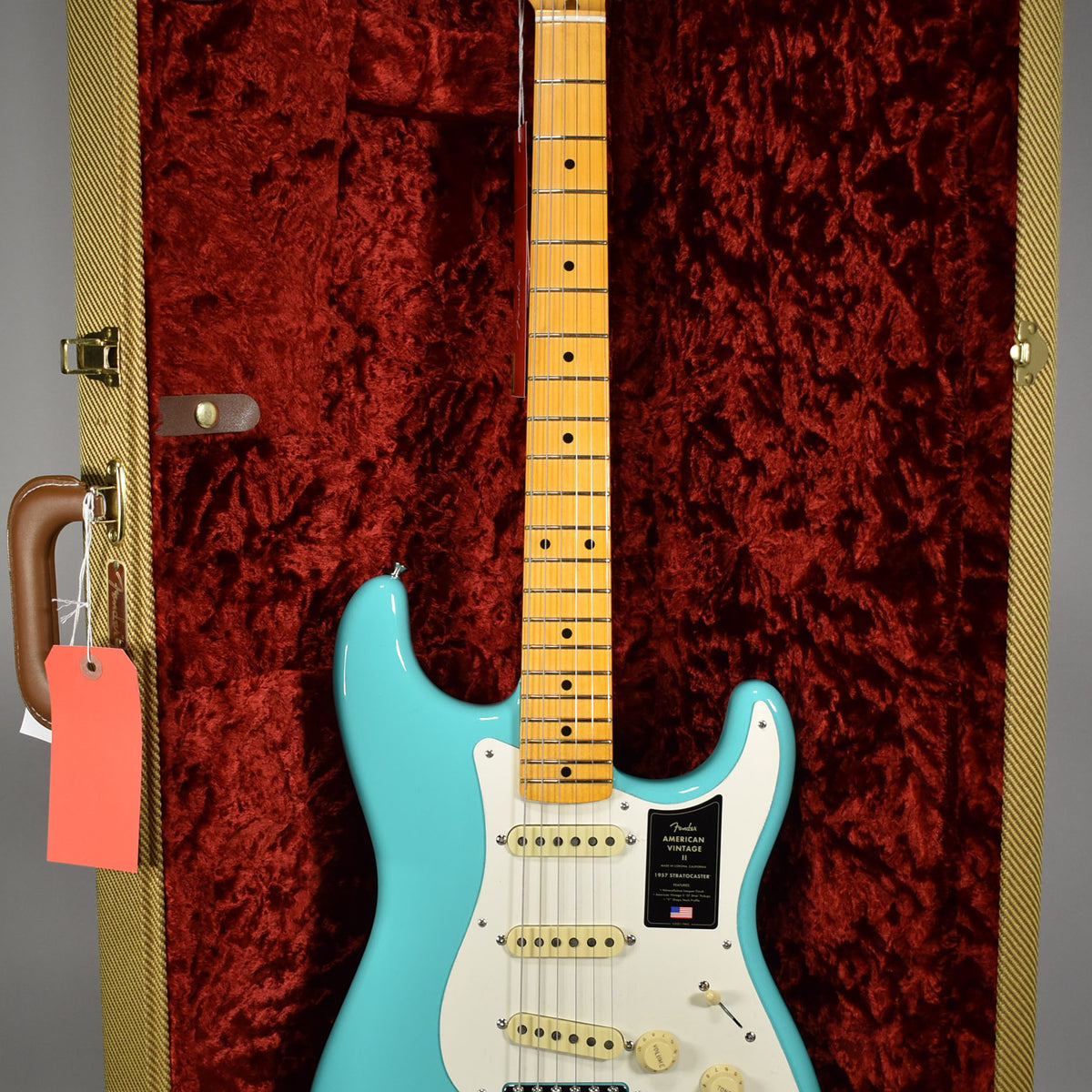 AVRI257Strat1_1200x1200_crop_c