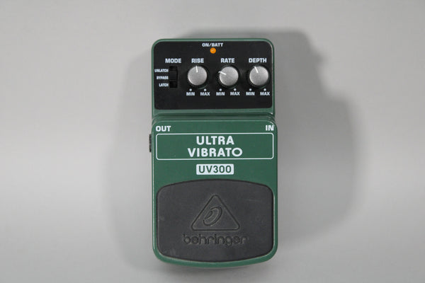 Behringer-Ultra-Vibrato-UV300-1
