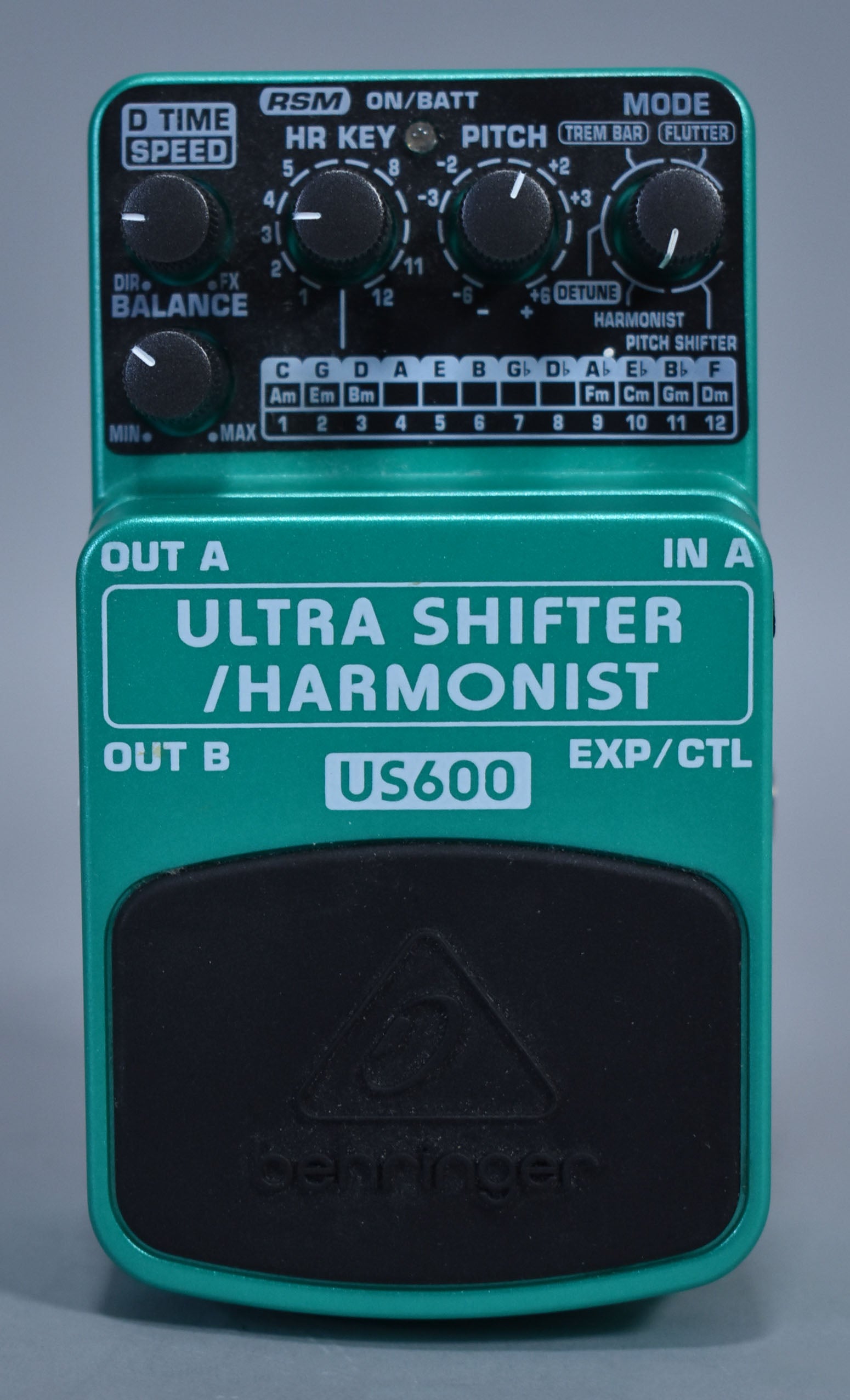 Behringer US600 Ultra Shifter/Harmonist – Imperial Vintage Guitars