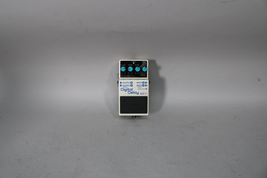 Boss-DD-7-Delay-Pedal-1