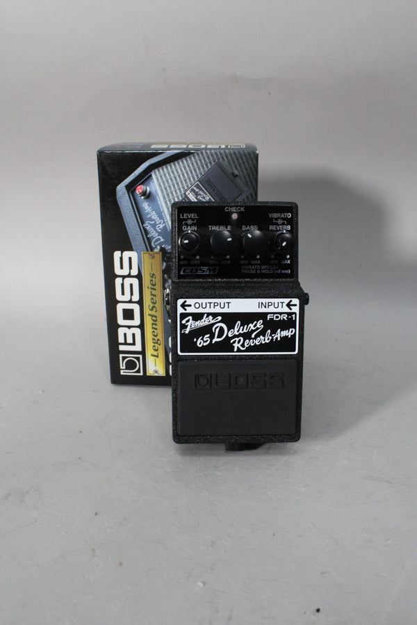 Boss-Fender-65-Deluxe-Reverb-Amp-1