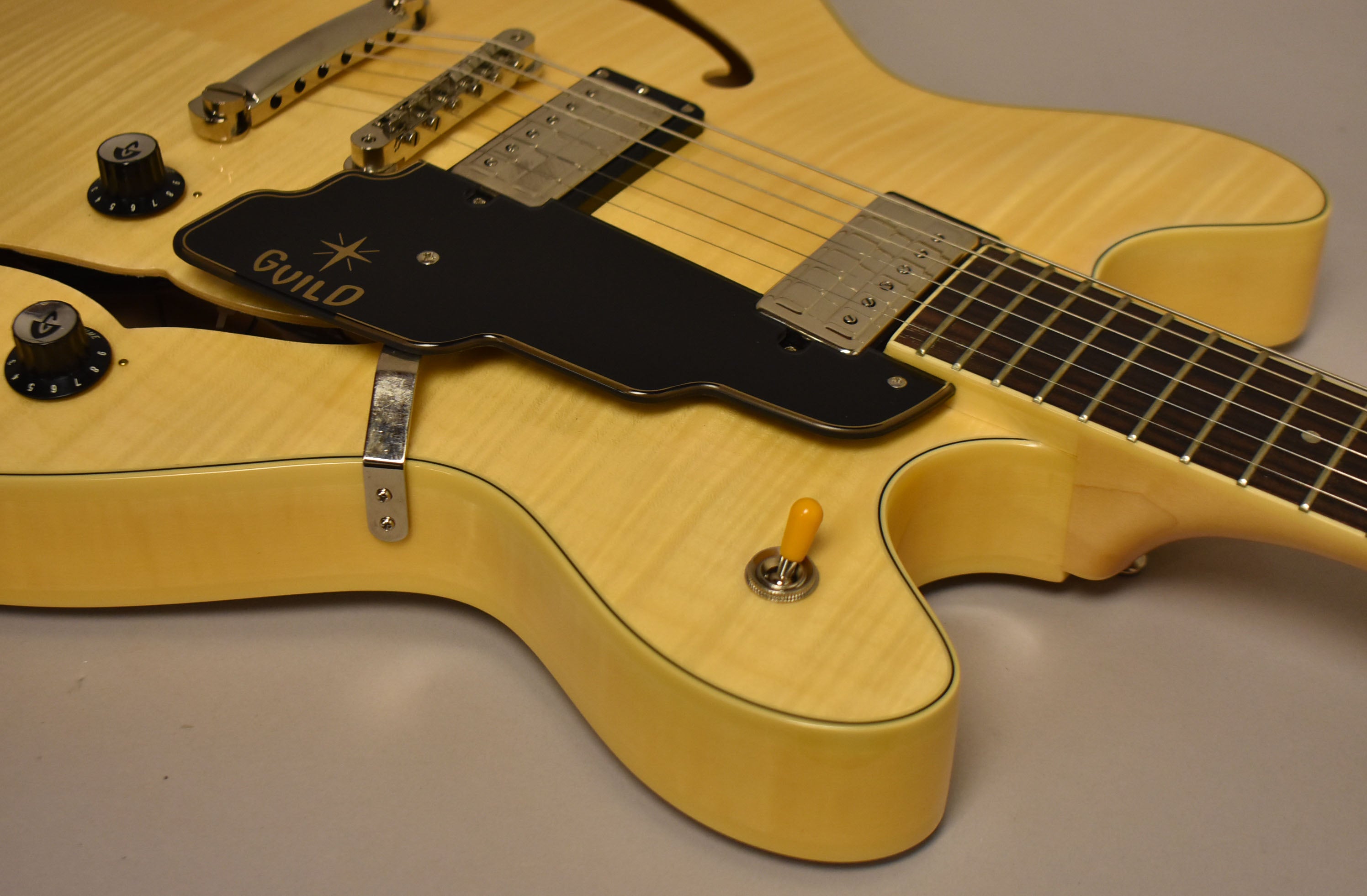 Guild Starfire IV Natural Finish w/OHSC – Imperial Vintage Guitars