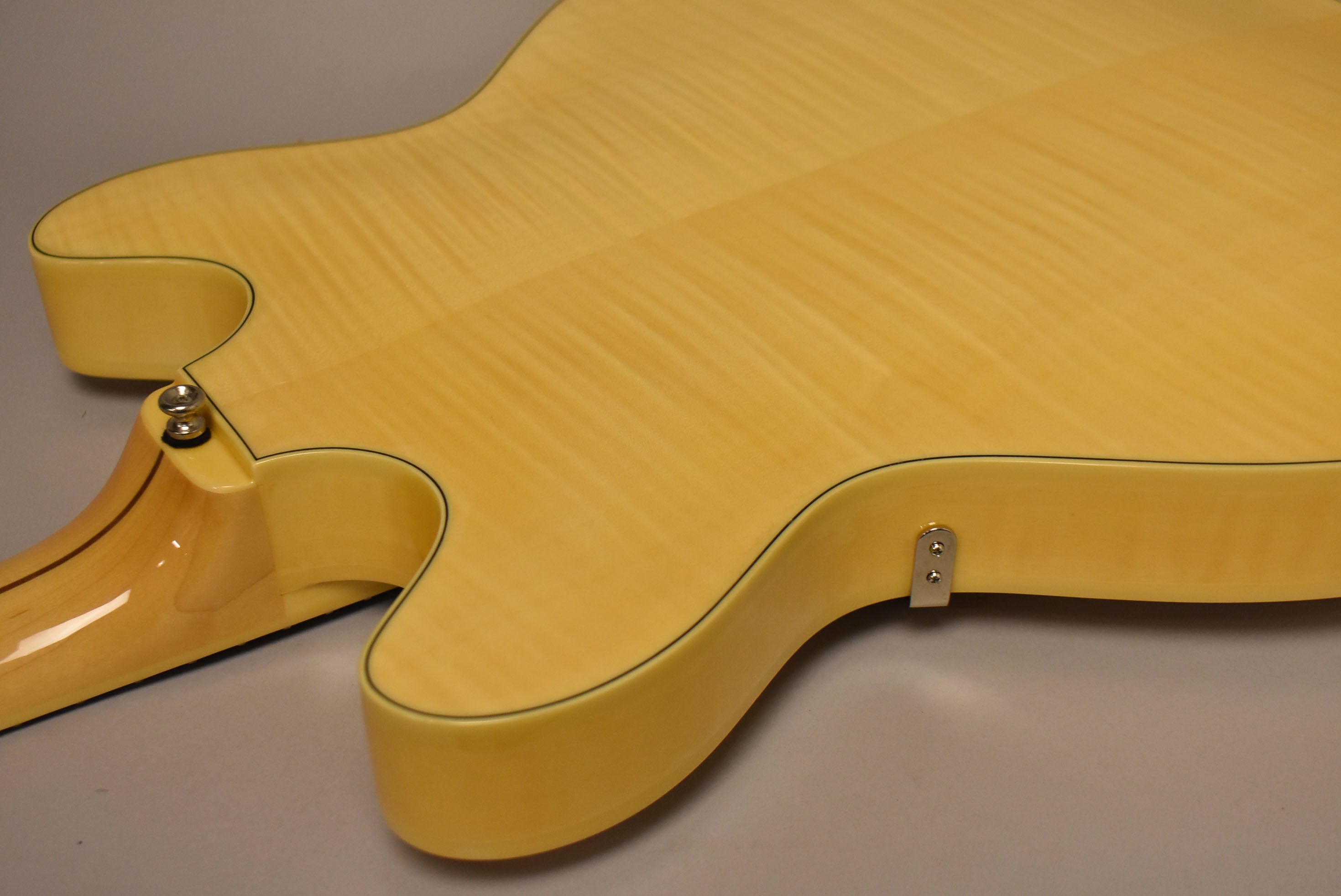 Guild Starfire IV Natural Finish w/OHSC – Imperial Vintage Guitars