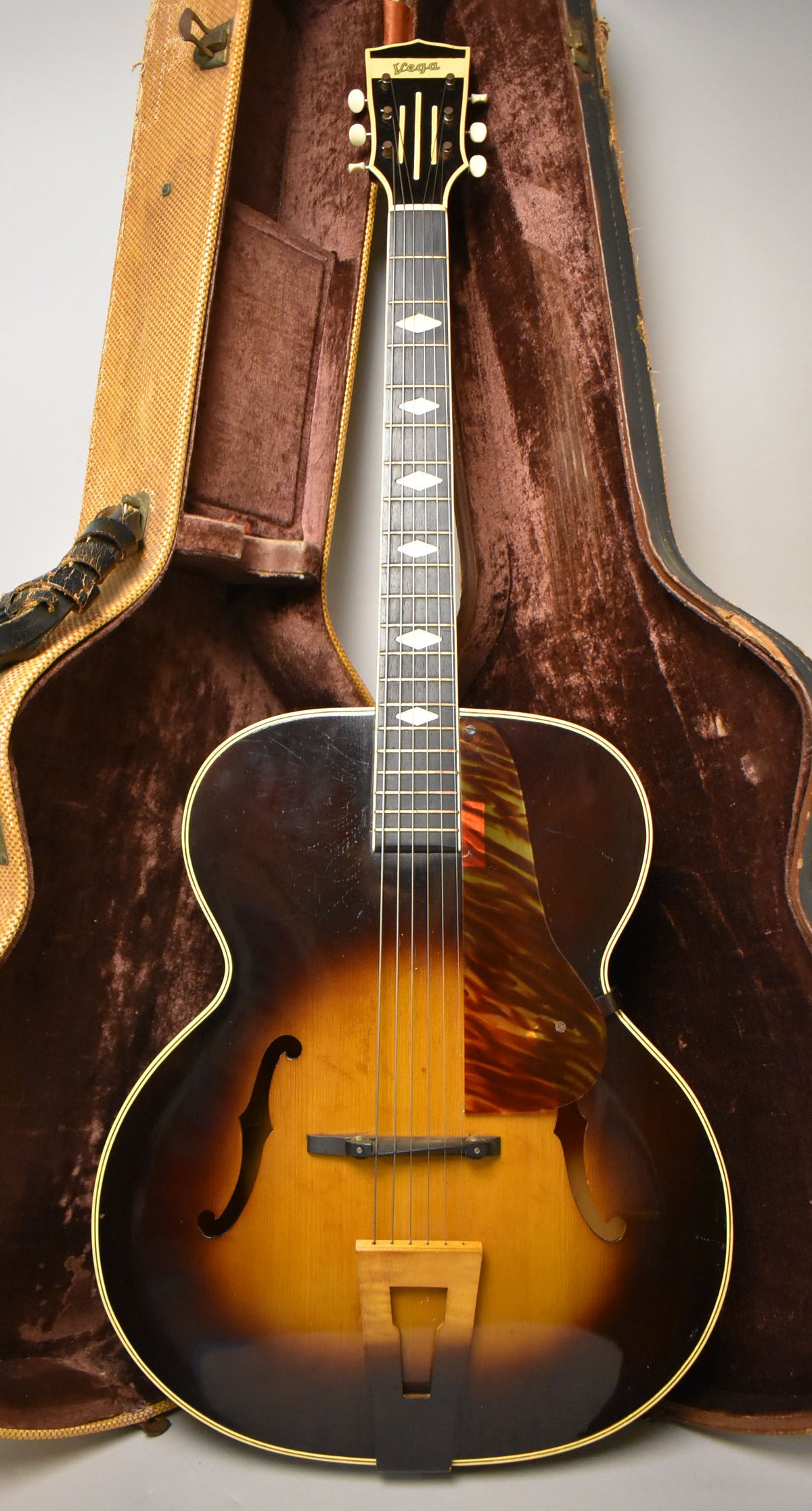 1940s Vega C-66 Archtop Acoustic Sunburst w/OHSC – Imperial