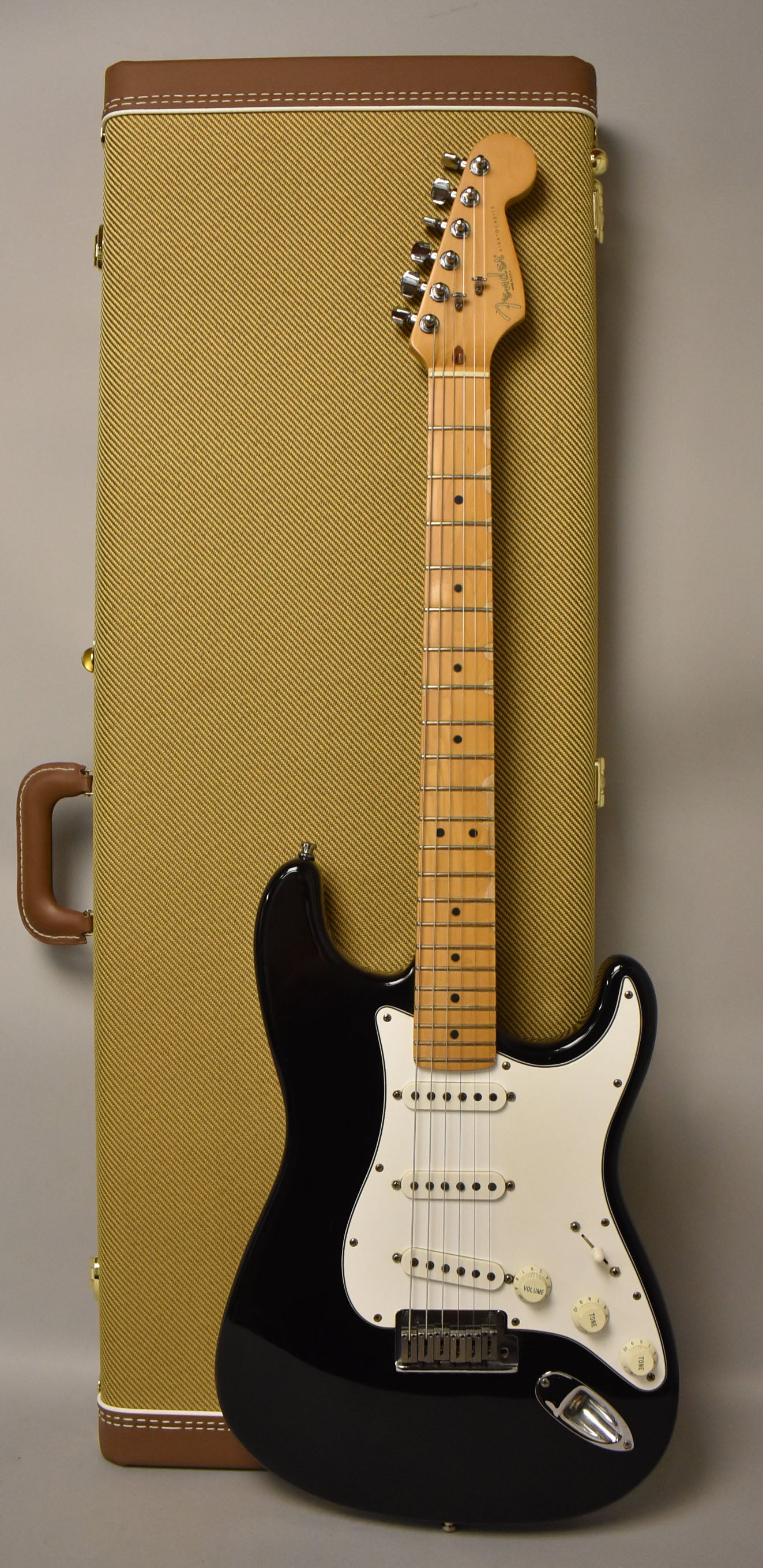 ギター Fender Standard Stratocaster Black 1995 Fender American Standard Stratocaster Black w/HSC – Imperial