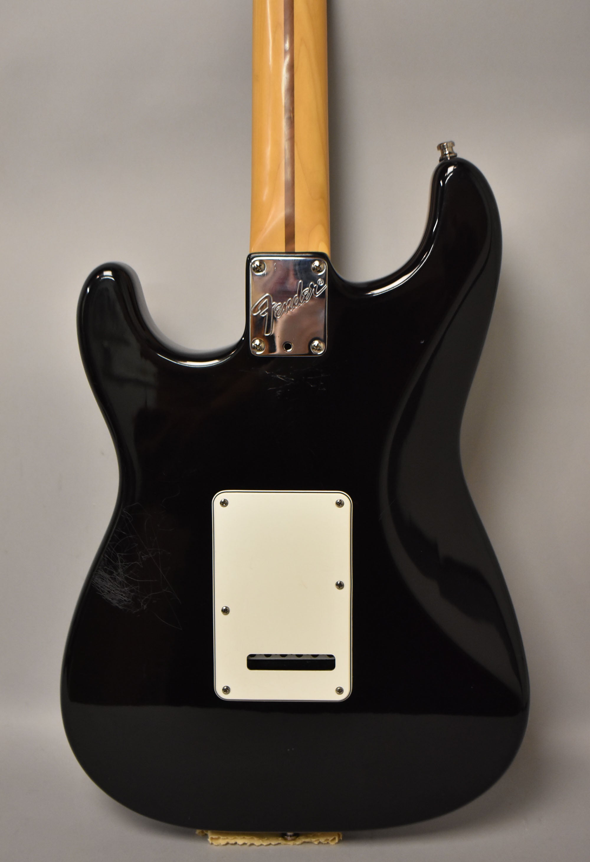1995 Fender American Standard Stratocaster Black w/HSC – Imperial