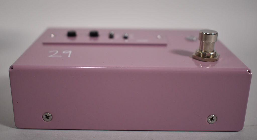 29 Pedal OAMP Output Amplifier Pedal w/Box