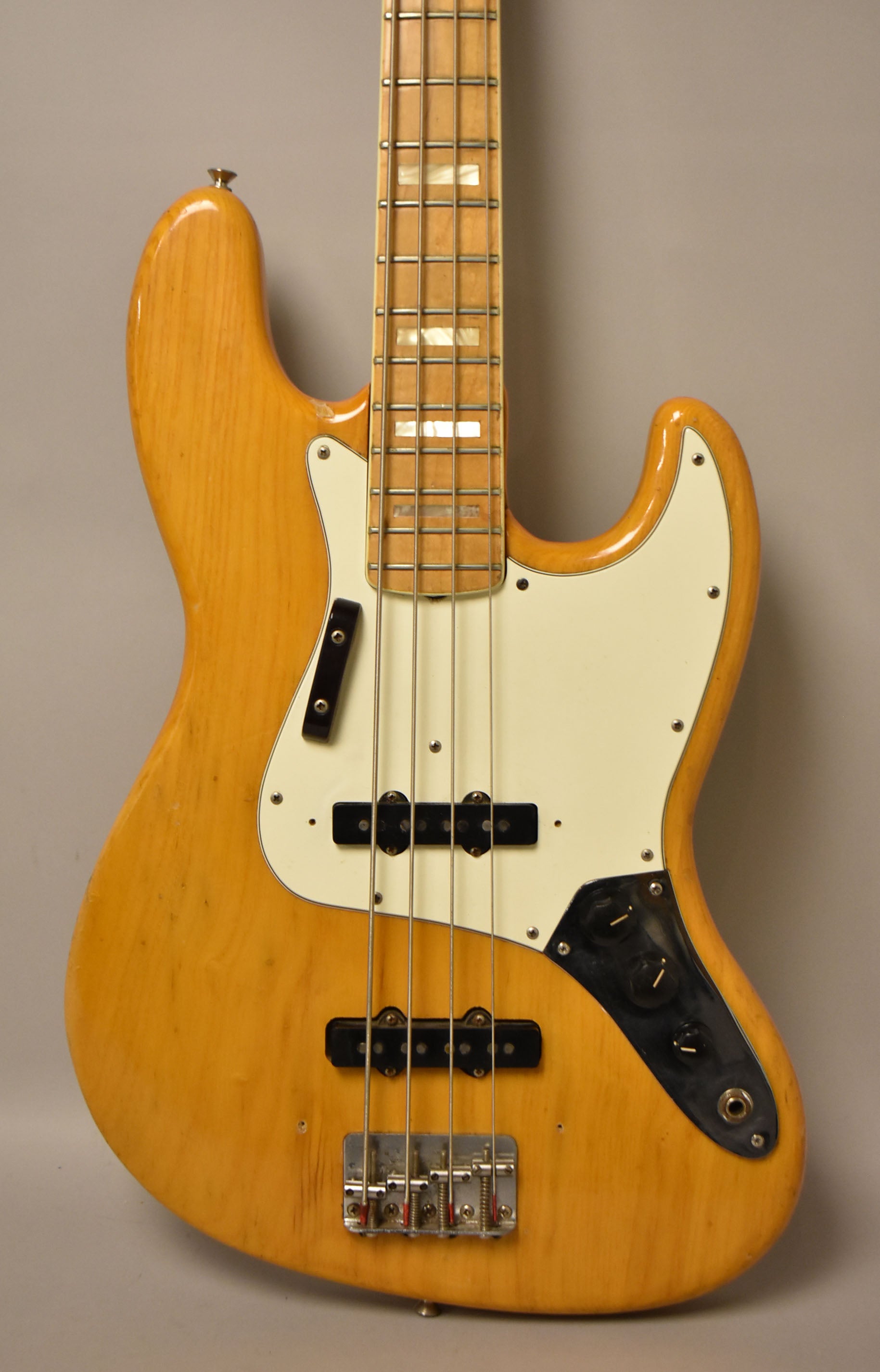 1974 Fender Jazz Bass Natural w/HSC – Imperial Vintage Guitars