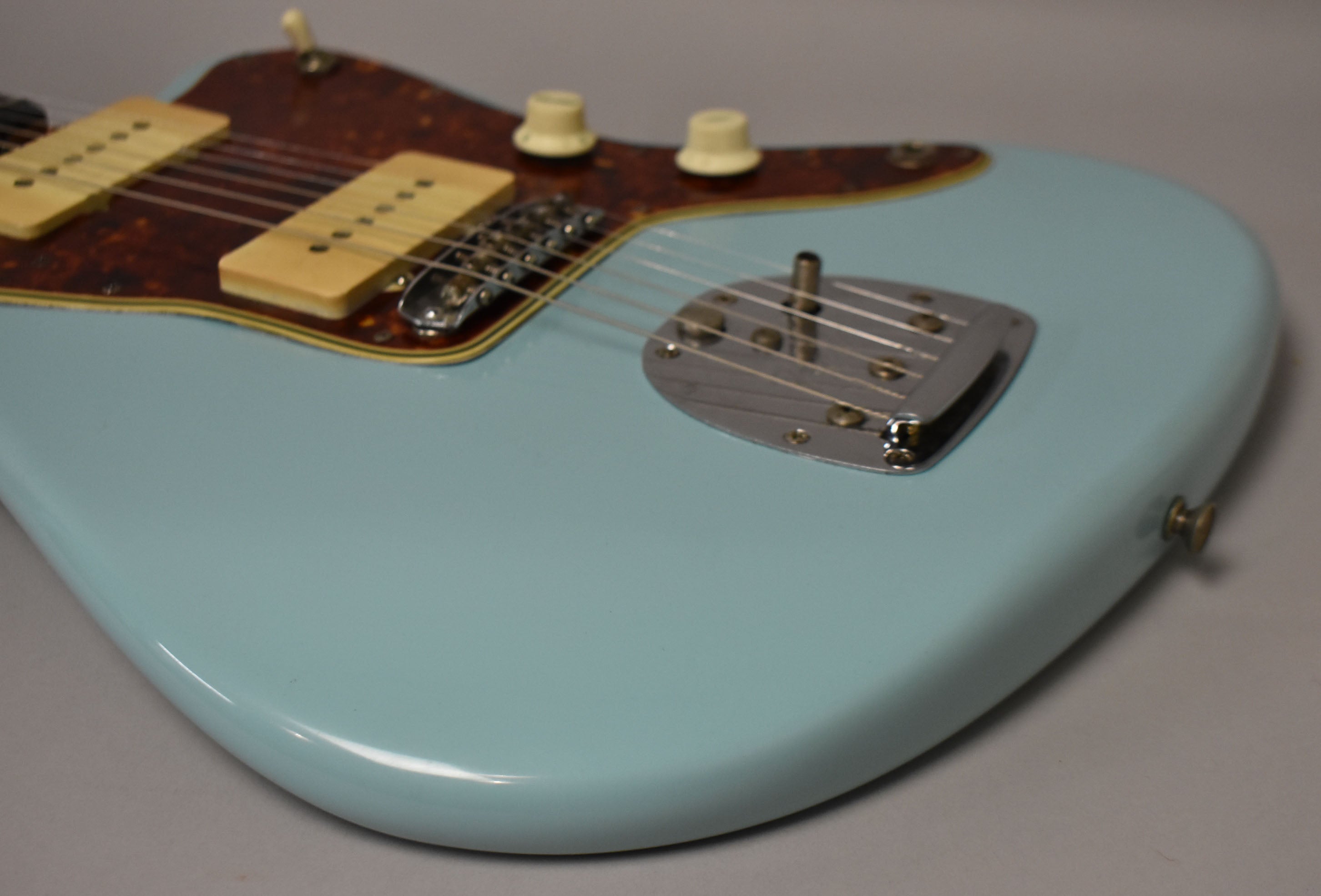 1960 Fender Jazzmaster Daphne Blue Refin Pre-CBS w/OHSC – Imperial