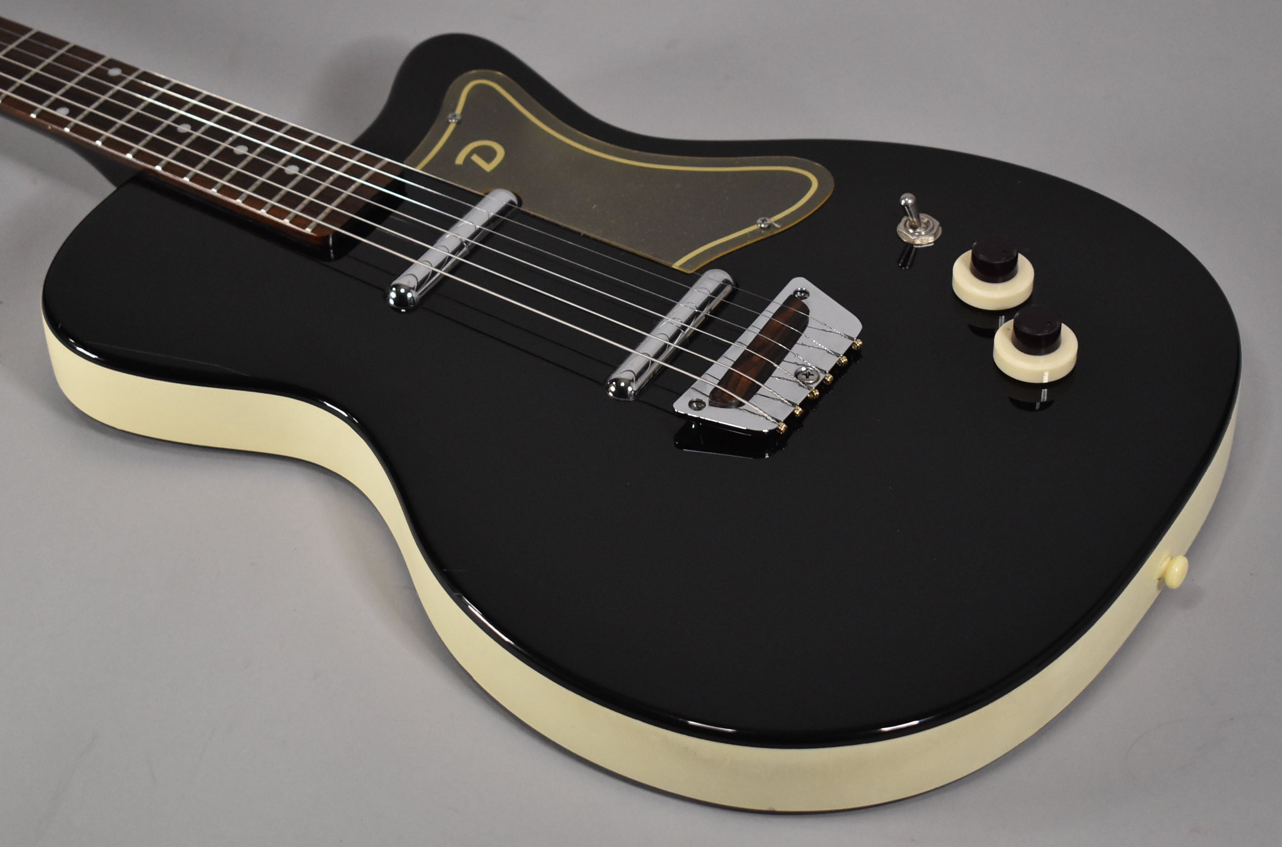 Danelectro 56 U-2 Reissue | Black Finish – Imperial Vintage Guitars