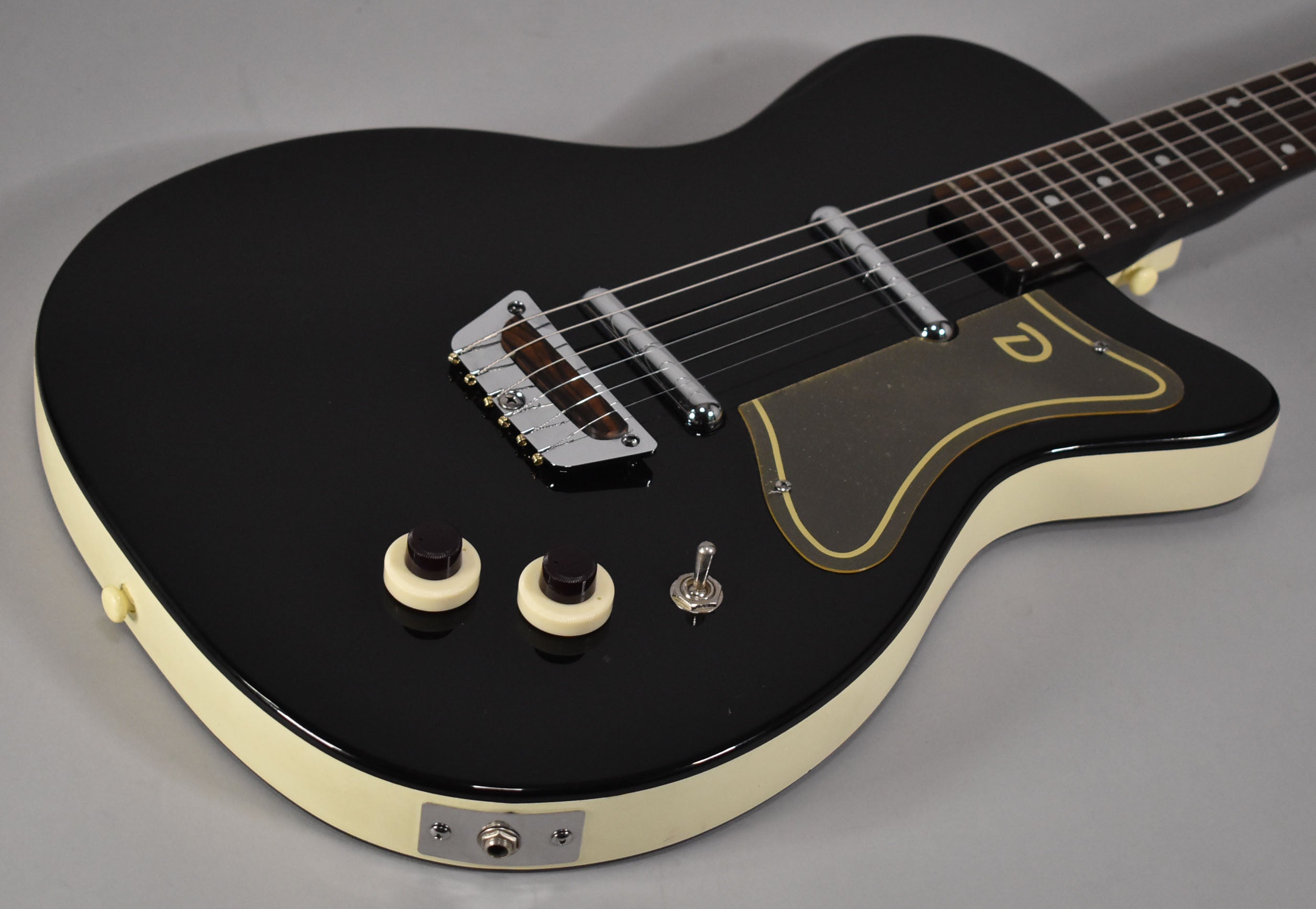 Danelectro 56 U-2 Reissue | Black Finish – Imperial Vintage Guitars