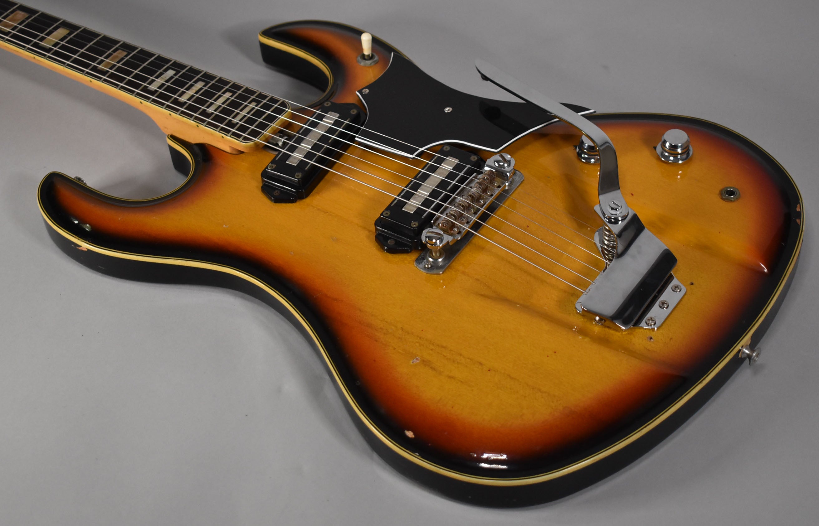 c. 1960s Teisco DG-67 Deluxe | 3-Color Sunburst Finish – Imperial