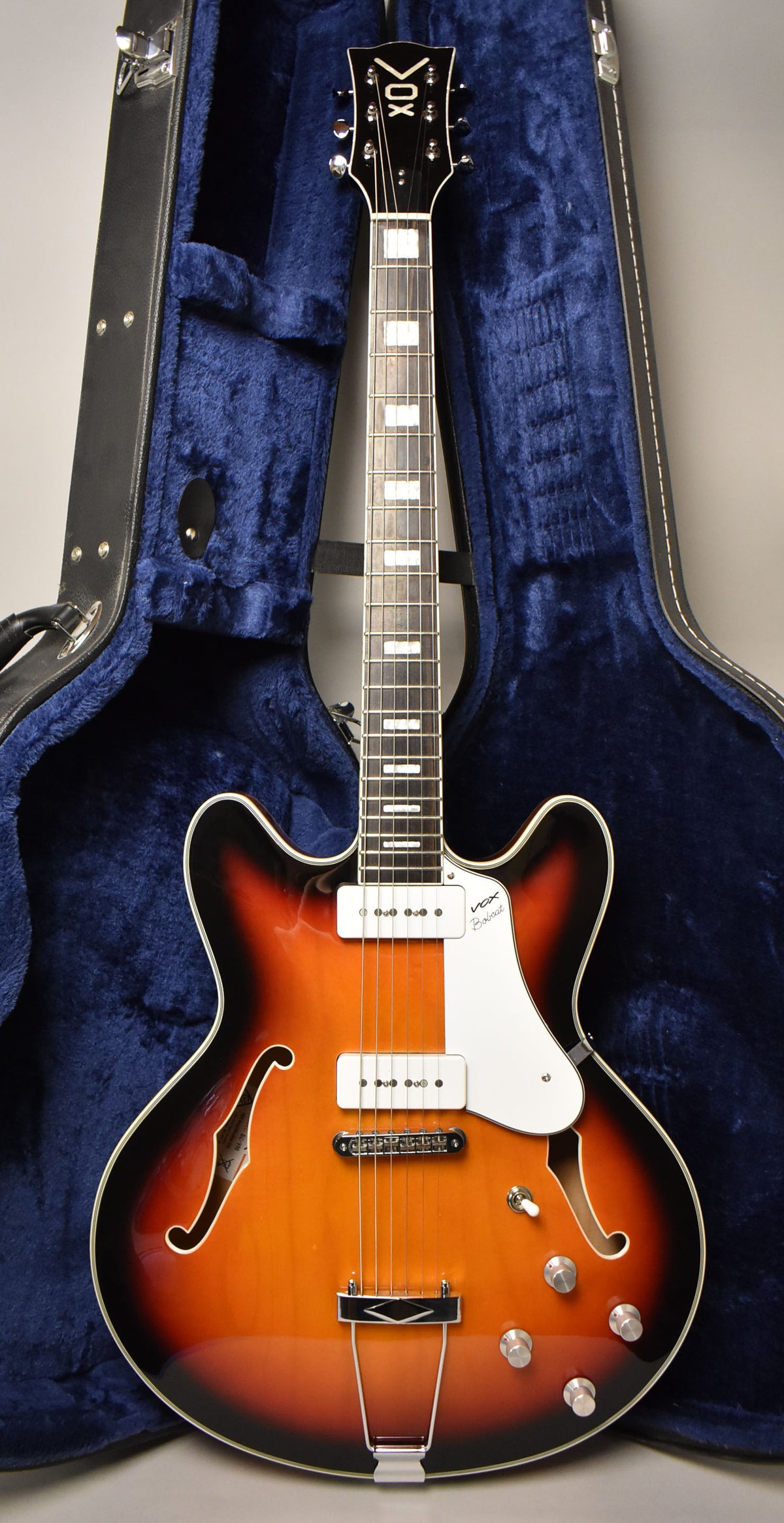 Vox Bobcat V90 3-Tone Sunburst w/OHSC – Imperial Vintage Guitars