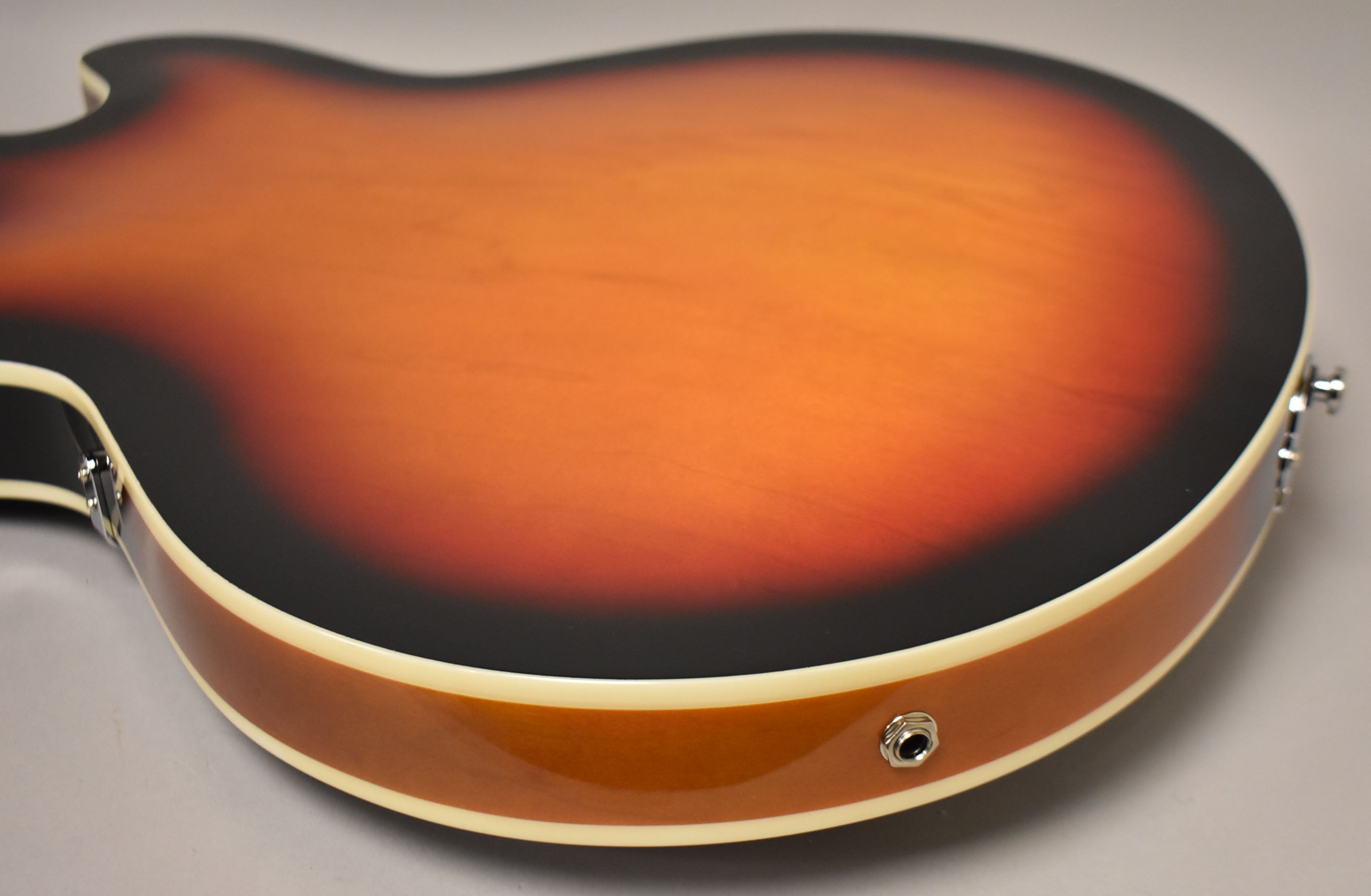 Vox Bobcat V90 3-Tone Sunburst w/OHSC – Imperial Vintage Guitars