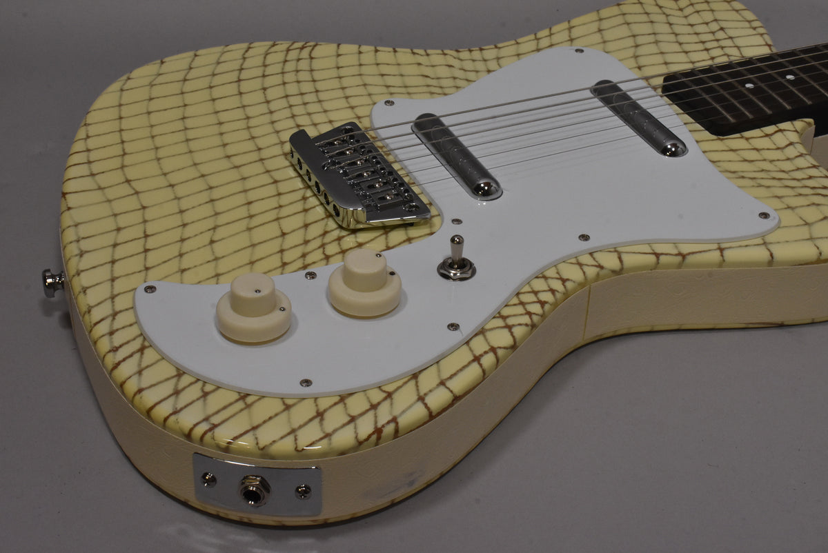 2002 Danelectro '67 Heaven Hawk Cream Alligator Finish w/Gig Bag