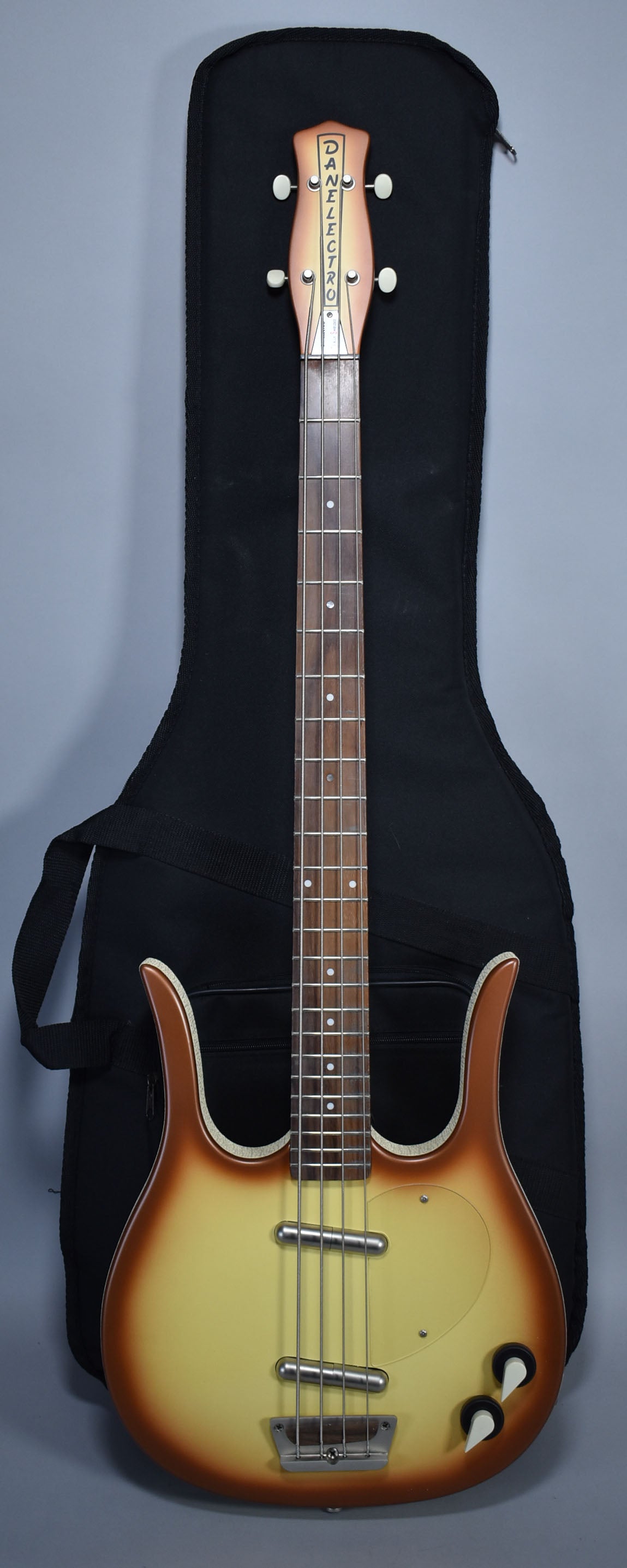 Danelectro Longhorn Short Scale Bass Copperburst w/Gig Bag