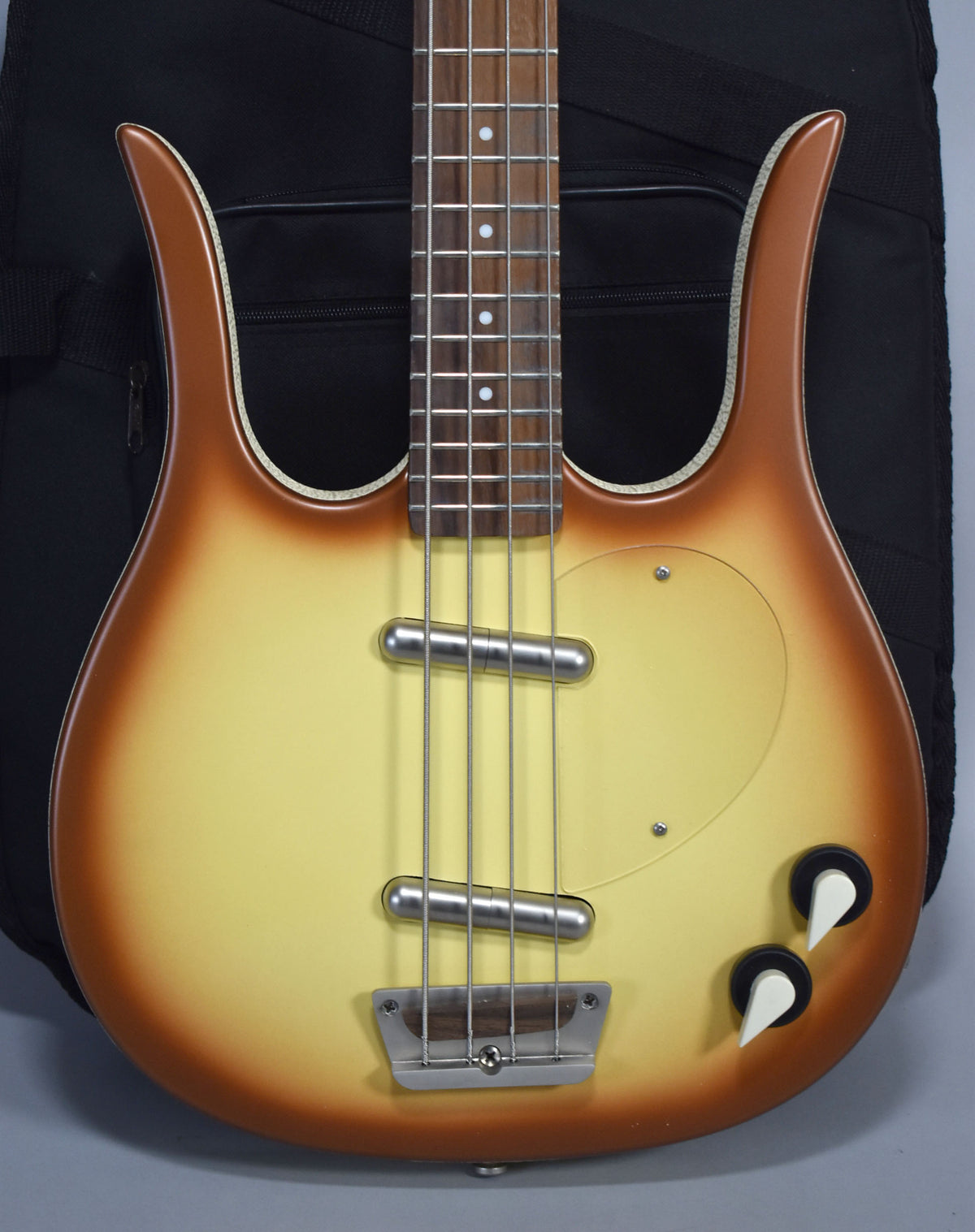 Danelectro Longhorn Short Scale Bass Copperburst w/Gig Bag