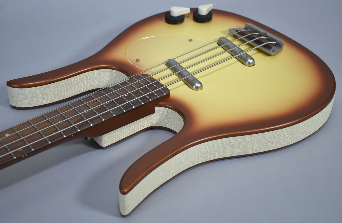Danelectro Longhorn Short Scale Bass Copperburst w/Gig Bag