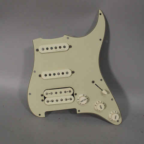Fat-Strat-Loaded-HSS-Pickguard-Noiseless-1