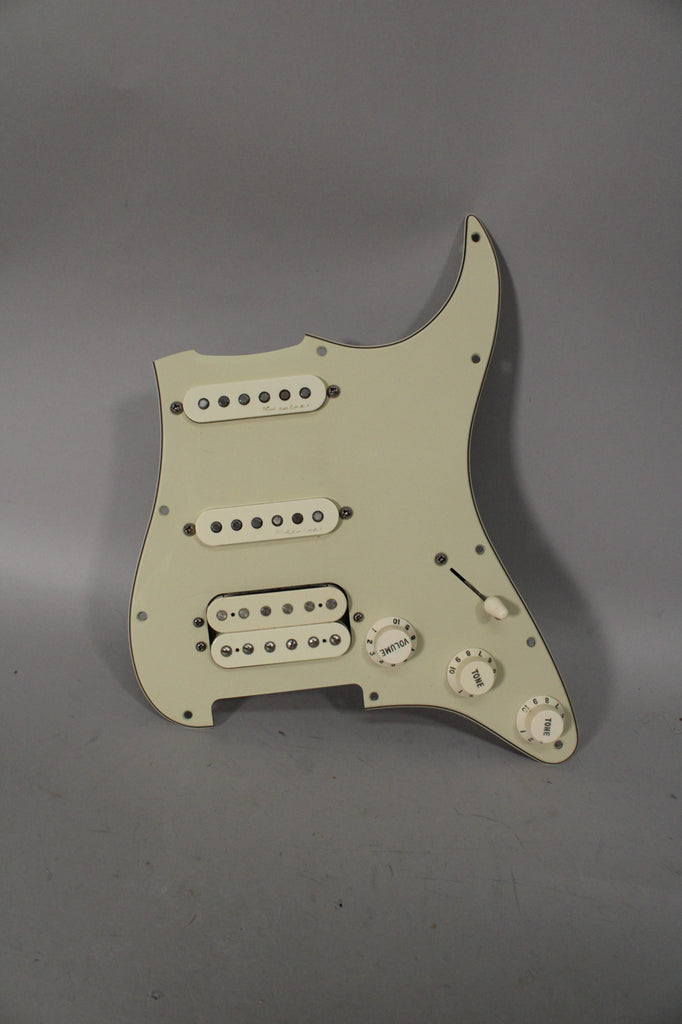 Fat-Strat-Loaded-HSS-Pickguard-Noiseless-1