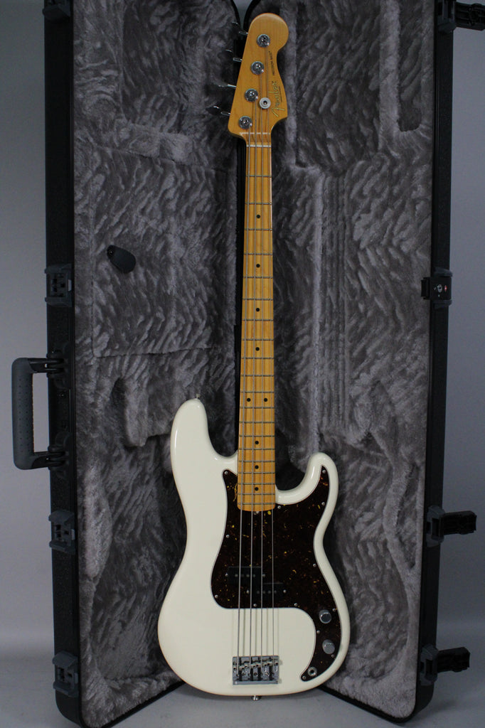 Fender-Amii-Precision-Bass-White-1