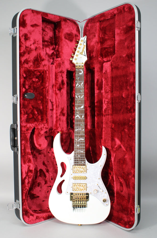 Ibanez-PIA-Jem-Steve-Vai-White-1