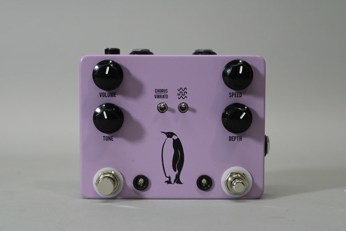 JHS Emperor V1 Chorus And Vibrato w/ Box