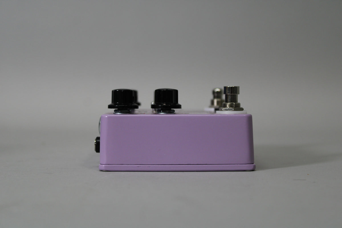 JHS Emperor V1 Chorus And Vibrato w/ Box