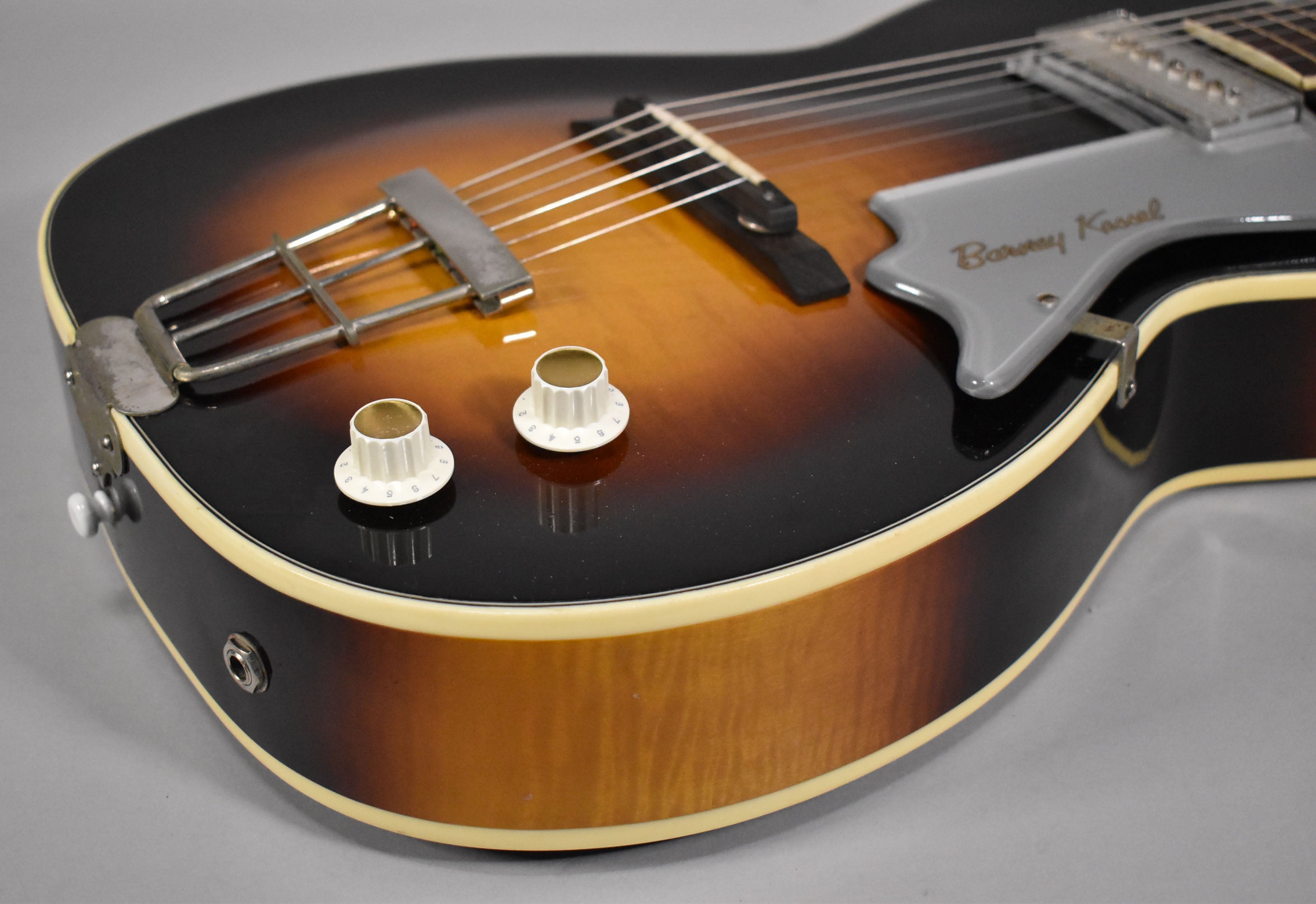 1960 Kay K1700 Barney Kessel Pro Sunburst w/OHSC – Imperial