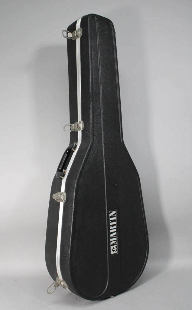 Martin-0-Molded-Plastic-Hard-Case-Black-1