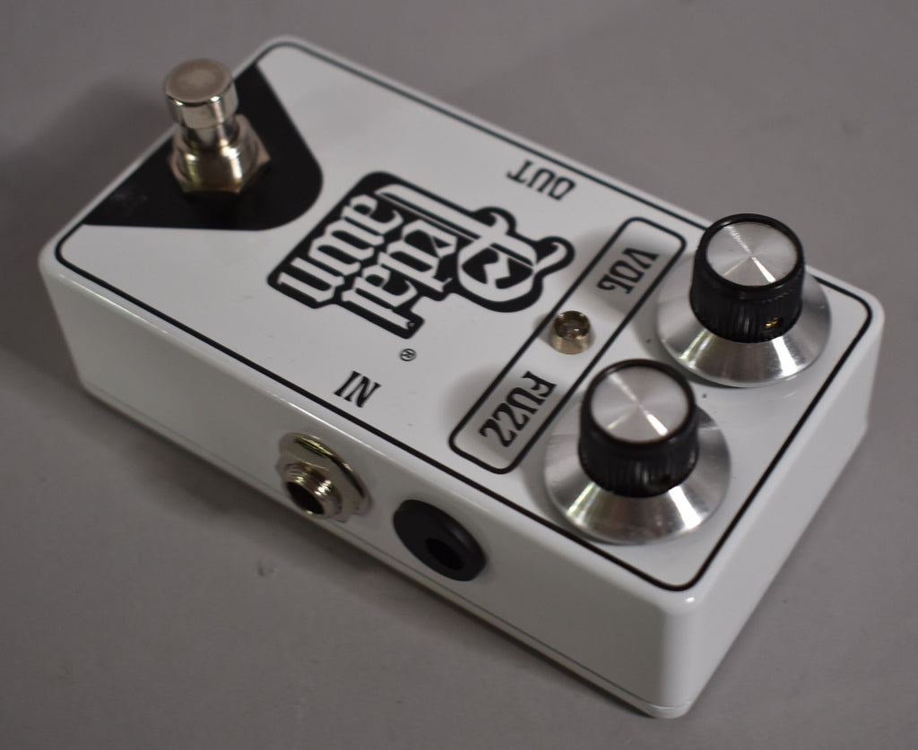 Pedal Pawn Fuzz Pedal White