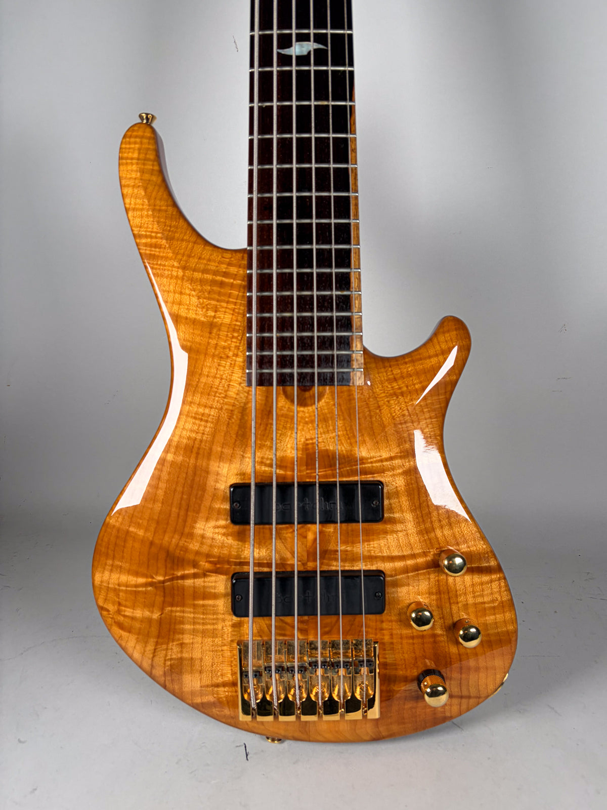 Roscoe SKB 6-String Bass Natural Finish w/OSSC