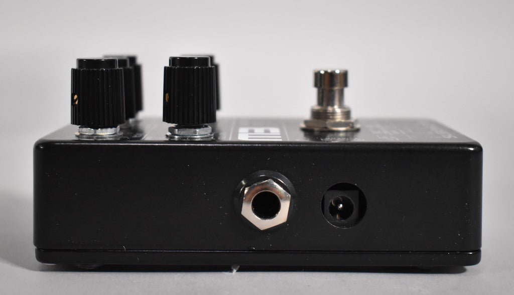 Subdecay M3 Monophonic 3 Oscillator Guitar Synth Pedal