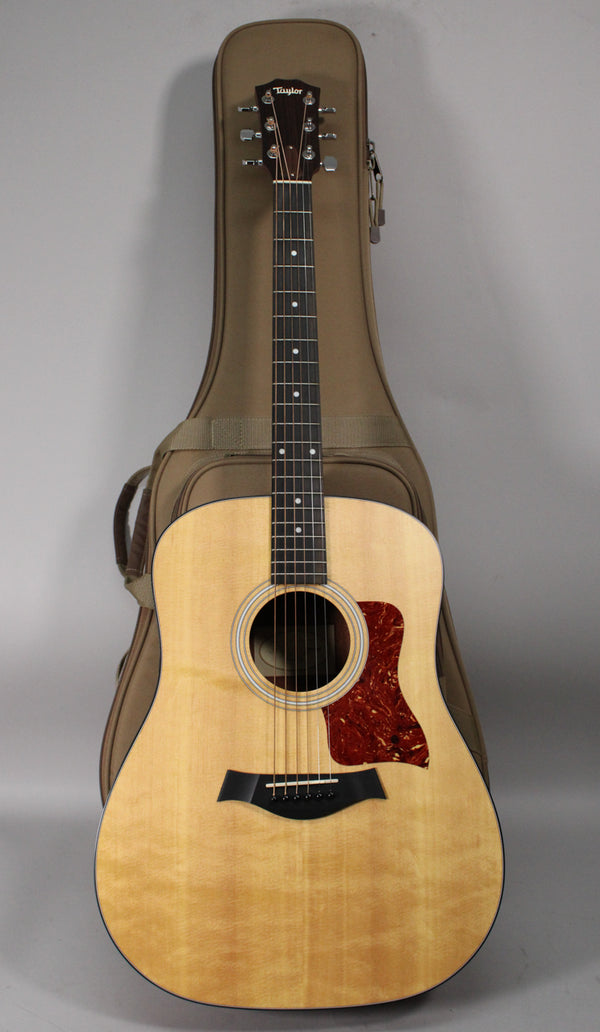 Taylor-110-Dreadnought-Spruce-Mahogany-1