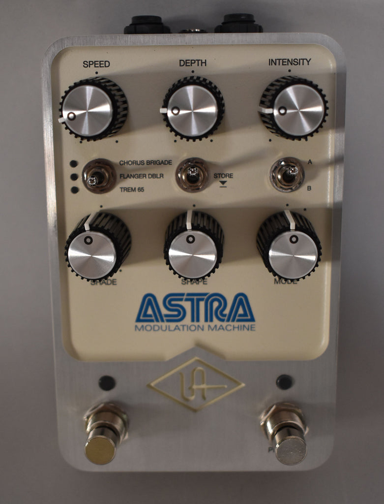 Universal Audio Astra Modulation Machine Pedal