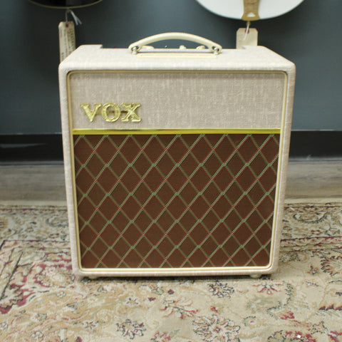 Vox-AC4HW1-Fawn-Handwired-1