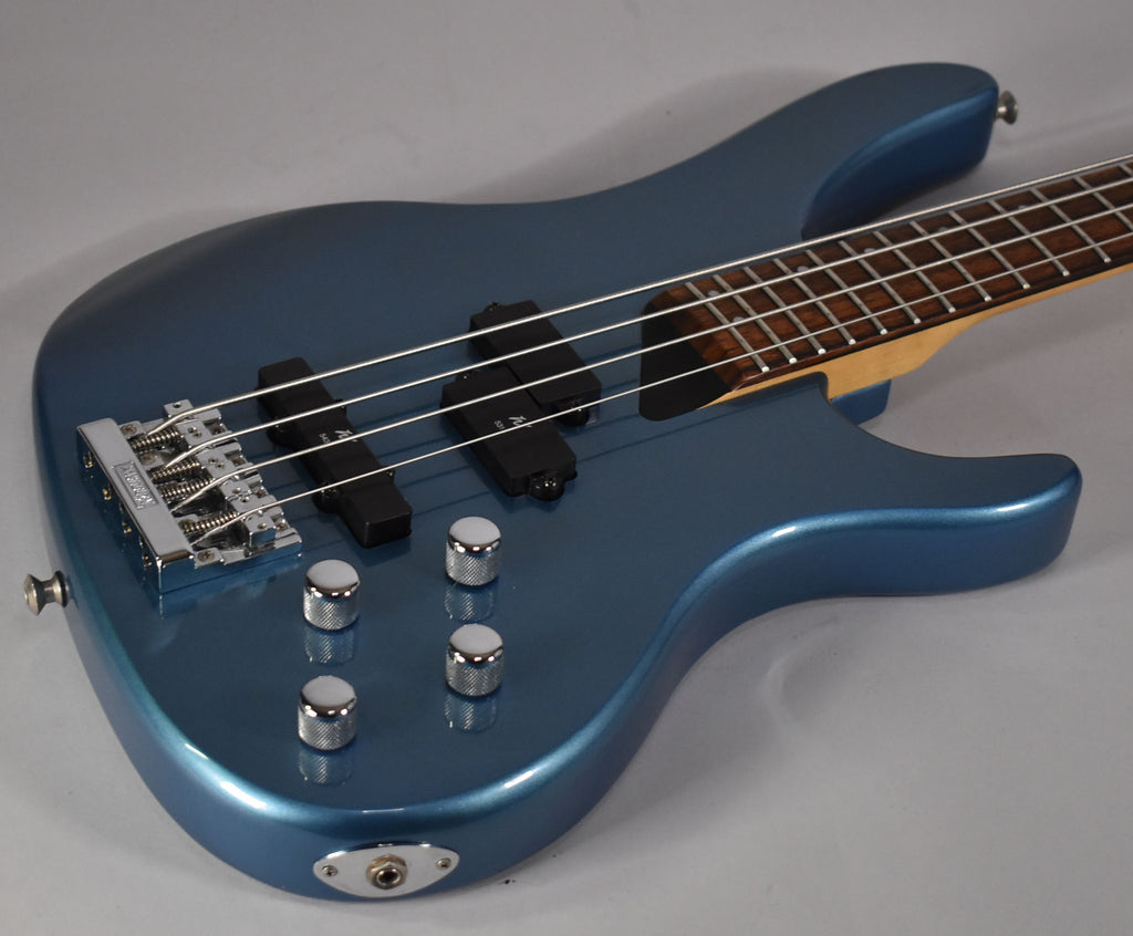 Washburn XB-200 Bantam Bass In Pearl Blue